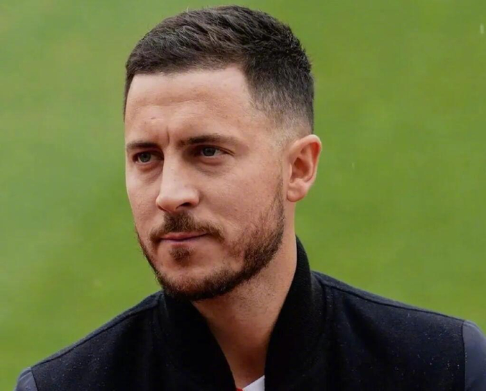 足球比赛直播-阿扎尔称姆巴佩将获金球奖，需赢欧冠西甲世界杯|埃登·阿扎尔|基利安·姆巴佩|比利时|赛季表现|托尔冈-阿扎尔_新浪体育_新浪新闻